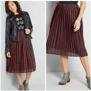 NWT ModCloth go glitz pleated skirt